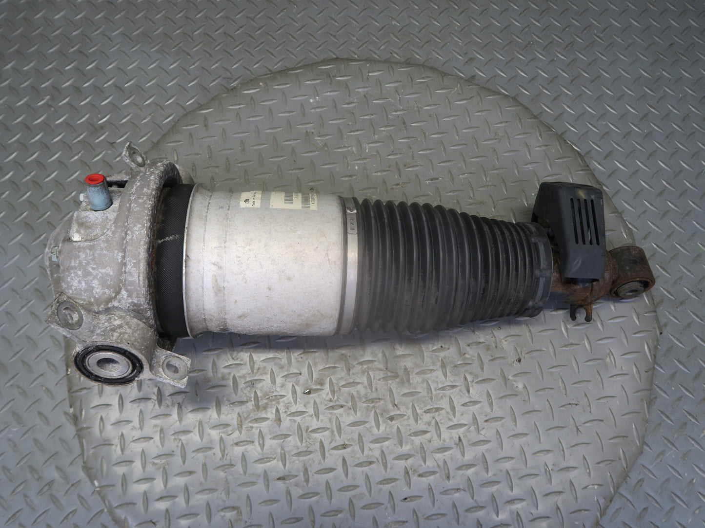 2003-2006 Porsche Cayenne 955 Turbo Rear Left Air Strut Shock Absorber