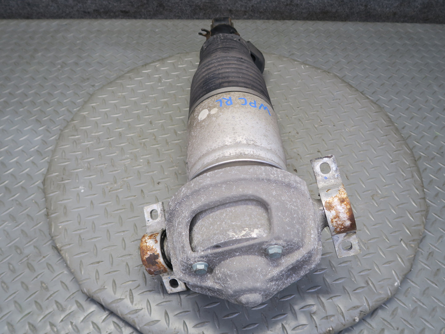 2003-2006 Porsche Cayenne 955 Turbo Rear Left Air Strut Shock Absorber