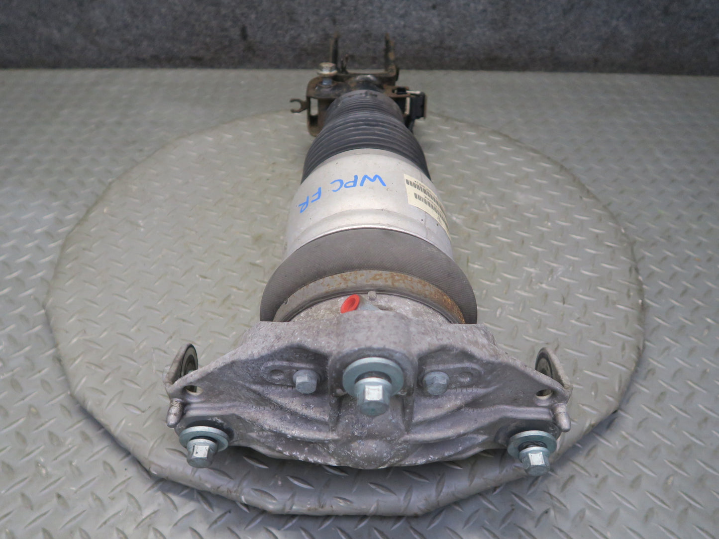 2003-2006 Porsche Cayenne 955 Turbo Front Right Air Strut Shock Absorber