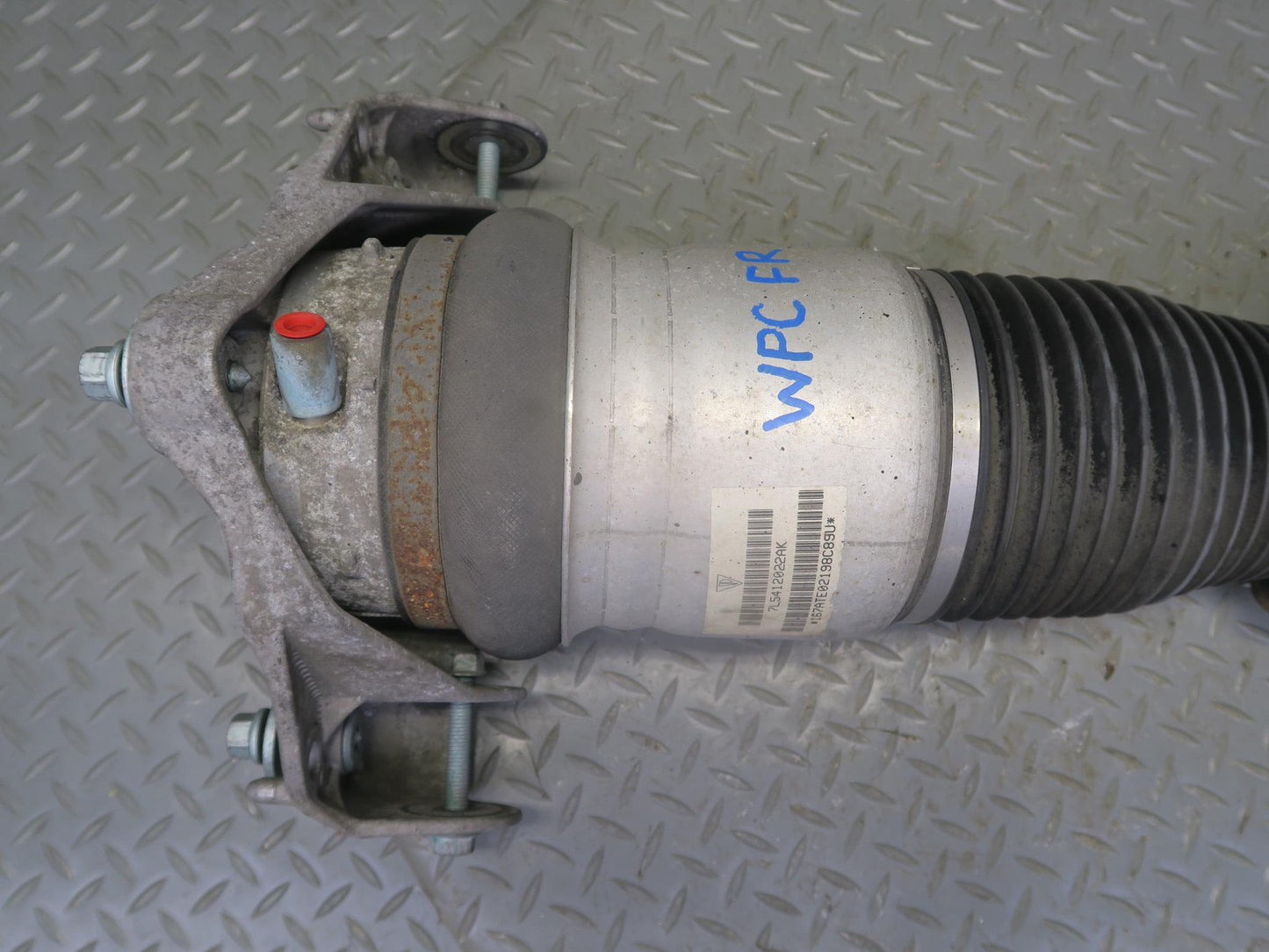 2003-2006 Porsche Cayenne 955 Turbo Front Right Air Strut Shock Absorber