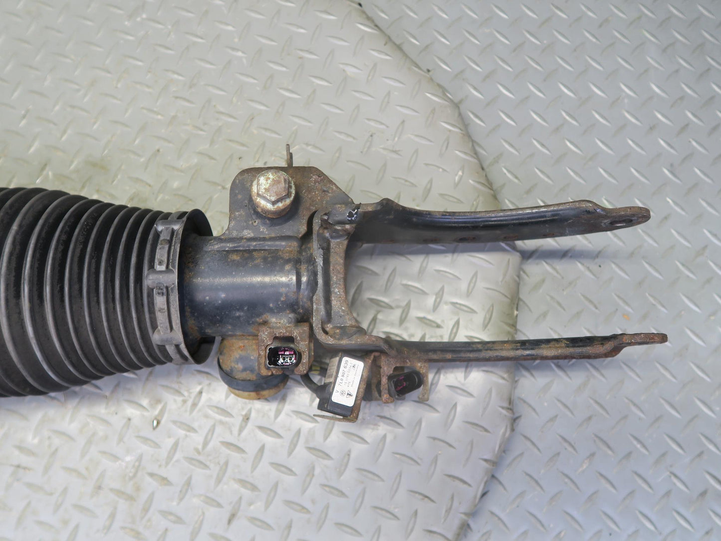 2003-2006 Porsche Cayenne 955 Turbo Front Right Air Strut Shock Absorber