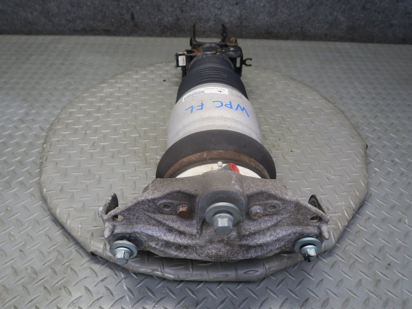 2003-2006 Porsche Cayenne 955 Turbo Front Left Air Strut Shock Absorber