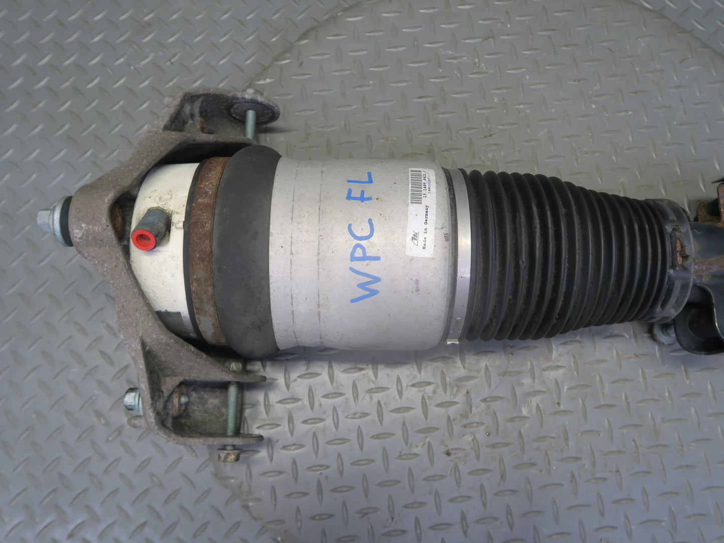 2003-2006 Porsche Cayenne 955 Turbo Front Left Air Strut Shock Absorber