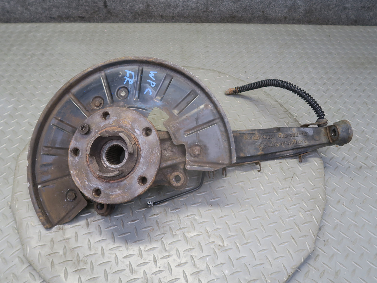 2003-2010 Porsche Cayenne 955 AWD Turbo Front Right Spindle Knuckle Wheel Hub