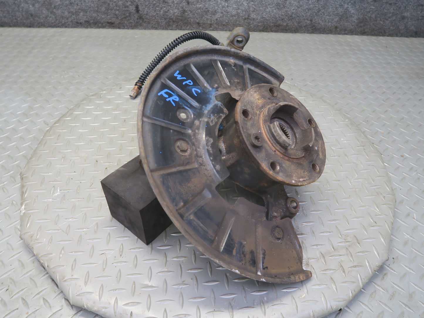 2003-2010 Porsche Cayenne 955 AWD Turbo Front Right Spindle Knuckle Wheel Hub