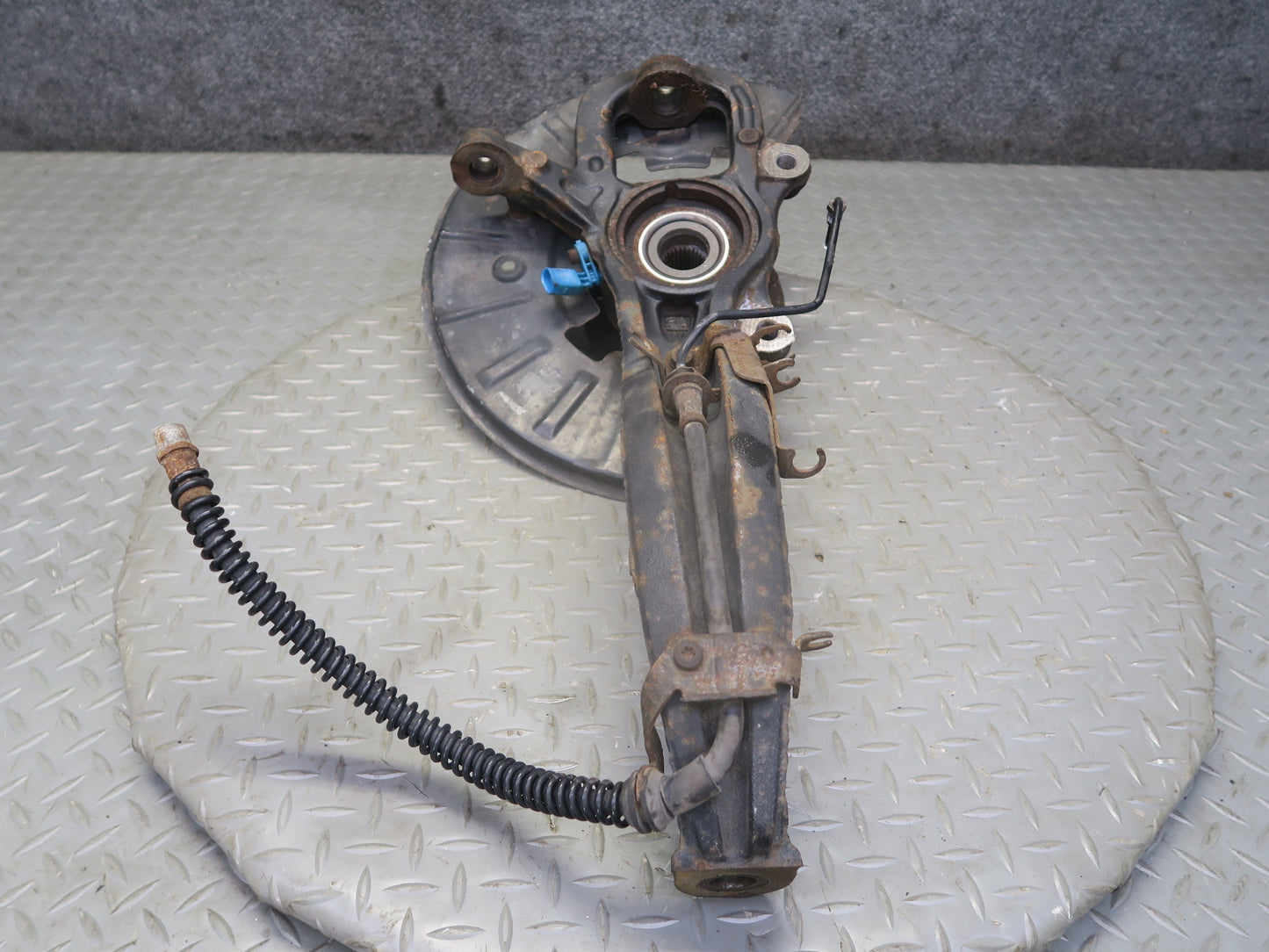 2003-2010 Porsche Cayenne 955 AWD Turbo Front Right Spindle Knuckle Wheel Hub