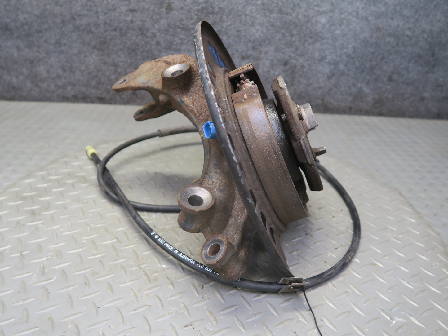 2003-2010 Porsche Cayenne 955 AWD Turbo Rear Left Spindle Knuckle Wheel Hub