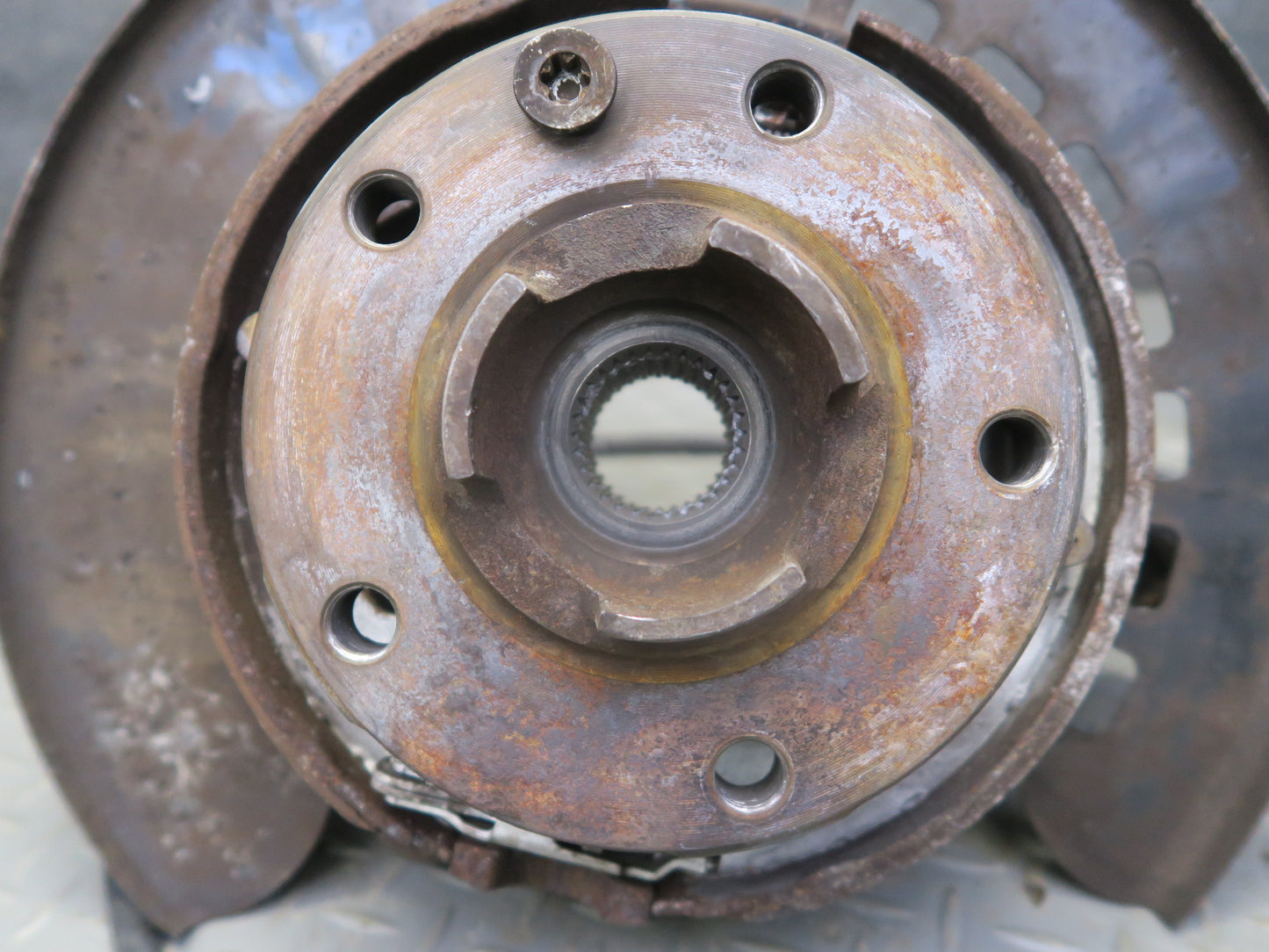 2003-2010 Porsche Cayenne 955 AWD Turbo Rear Right Spindle Knuckle Wheel Hub