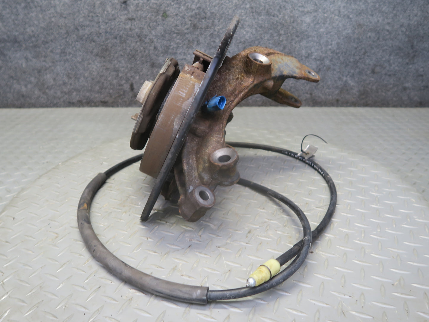 2003-2010 Porsche Cayenne 955 AWD Turbo Rear Right Spindle Knuckle Wheel Hub
