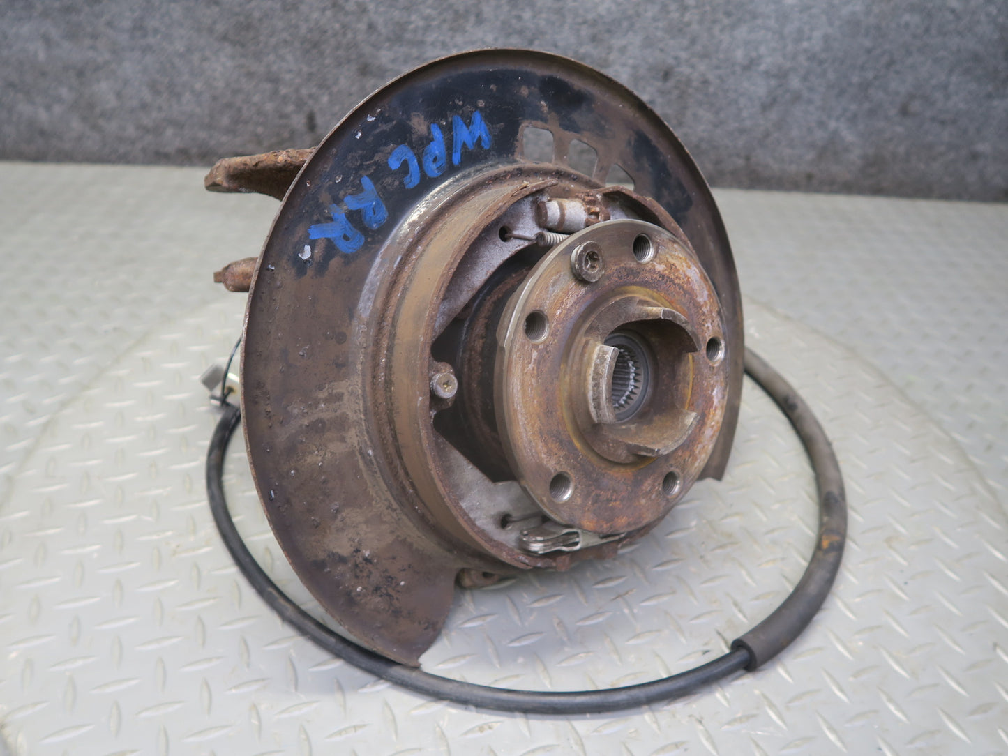 2003-2010 Porsche Cayenne 955 AWD Turbo Rear Right Spindle Knuckle Wheel Hub