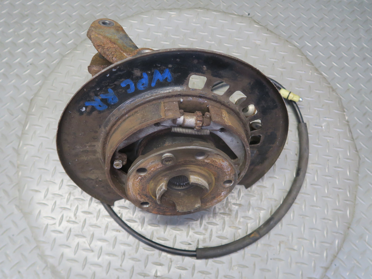 2003-2010 Porsche Cayenne 955 AWD Turbo Rear Right Spindle Knuckle Wheel Hub