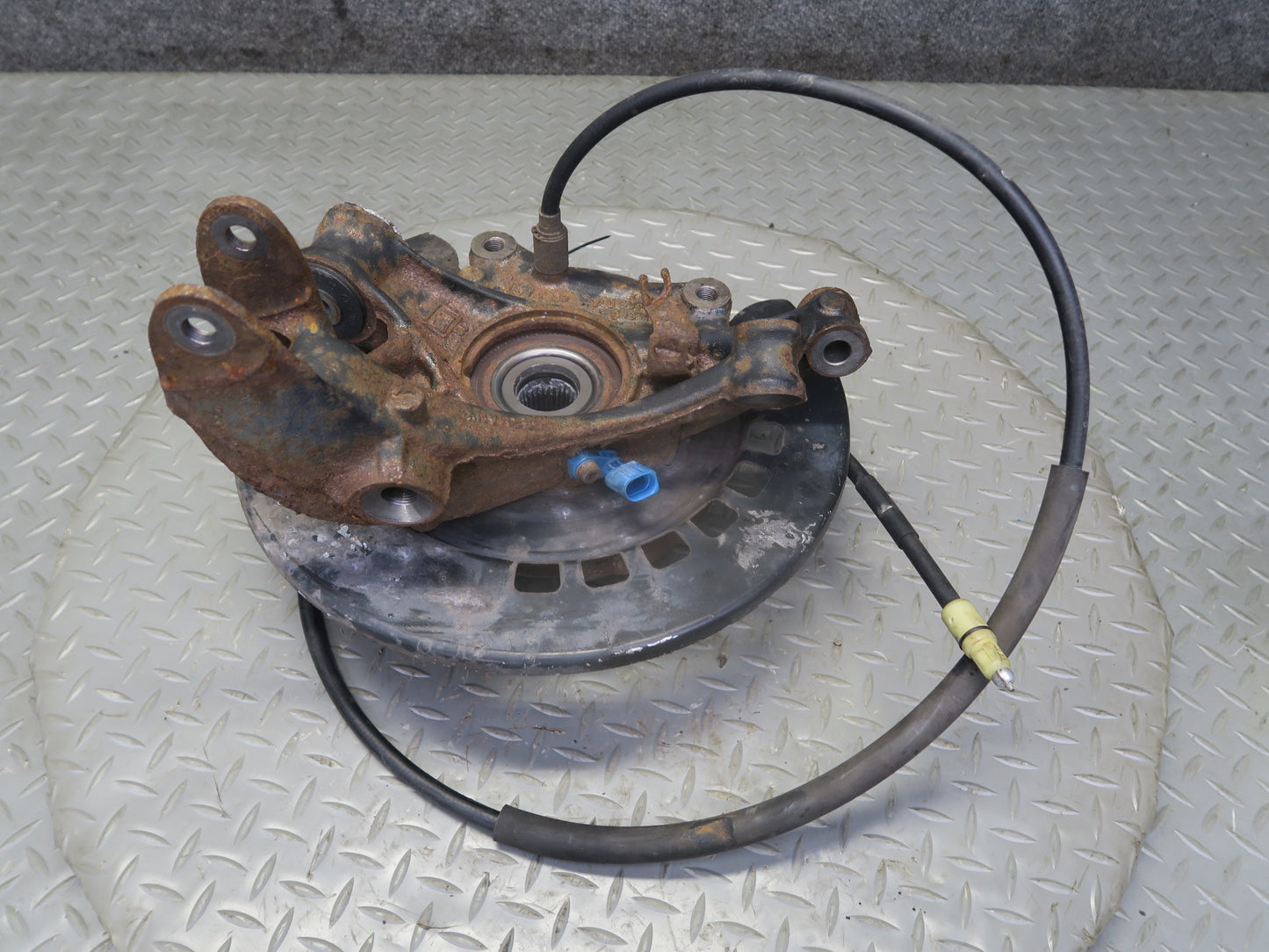2003-2010 Porsche Cayenne 955 AWD Turbo Rear Right Spindle Knuckle Wheel Hub