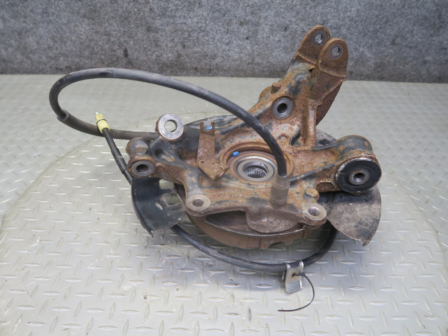 2003-2010 Porsche Cayenne 955 AWD Turbo Rear Right Spindle Knuckle Wheel Hub