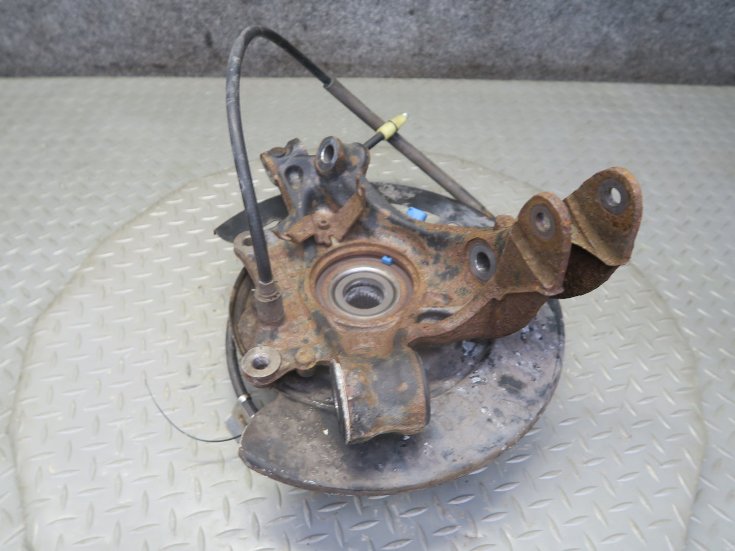 2003-2010 Porsche Cayenne 955 AWD Turbo Rear Right Spindle Knuckle Wheel Hub