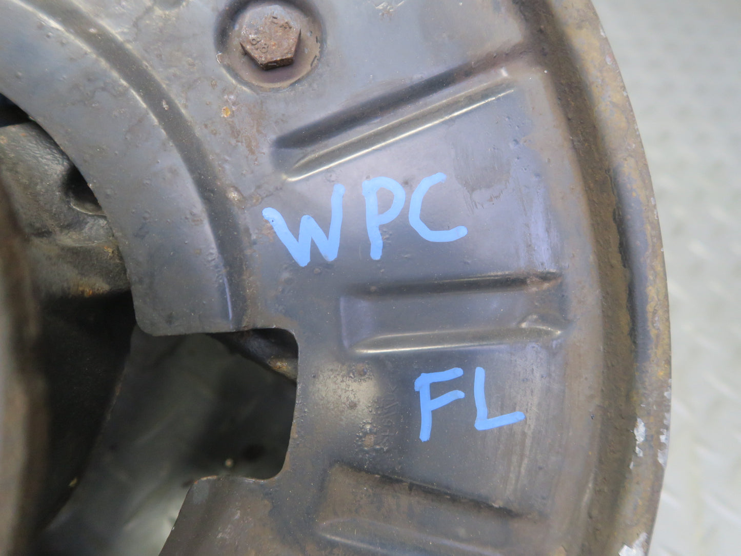 2003-2010 Porsche Cayenne 955 AWD Turbo Front Left Spindle Knuckle Wheel Hub