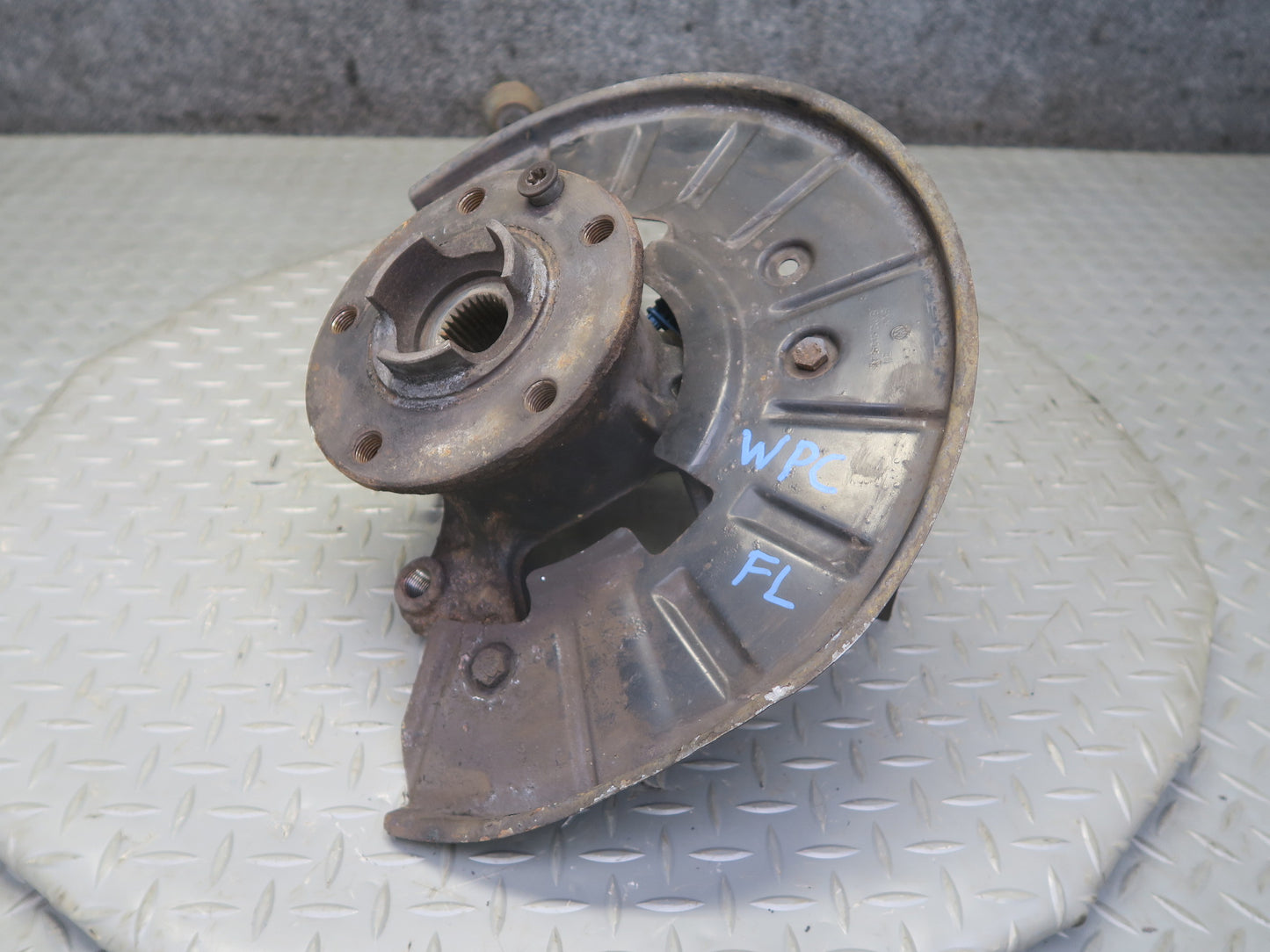 2003-2010 Porsche Cayenne 955 AWD Turbo Front Left Spindle Knuckle Wheel Hub