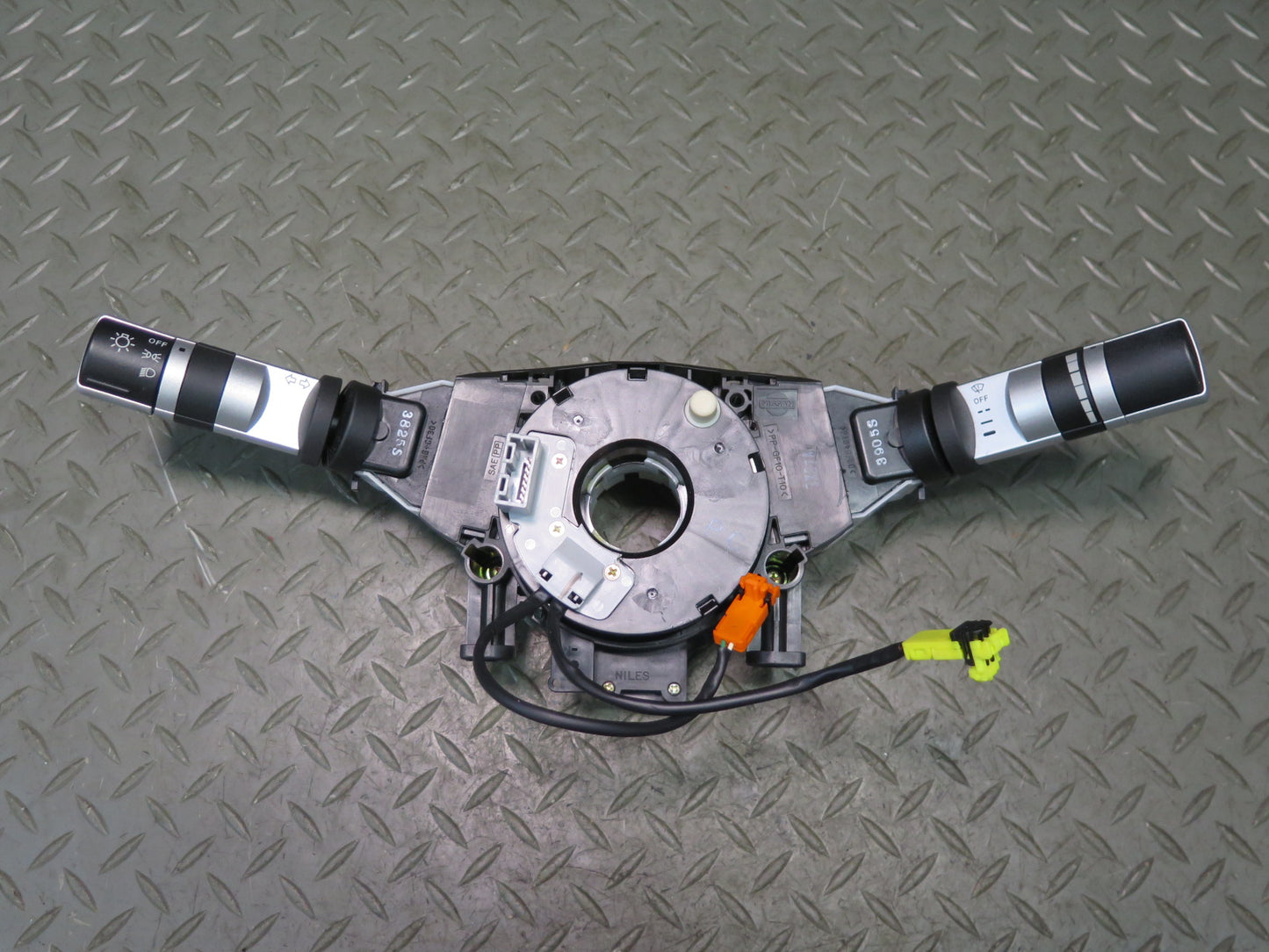 04-05 Nissan 350Z Z33 Convert Steering Column Turn Signal Wiper Switch OEM