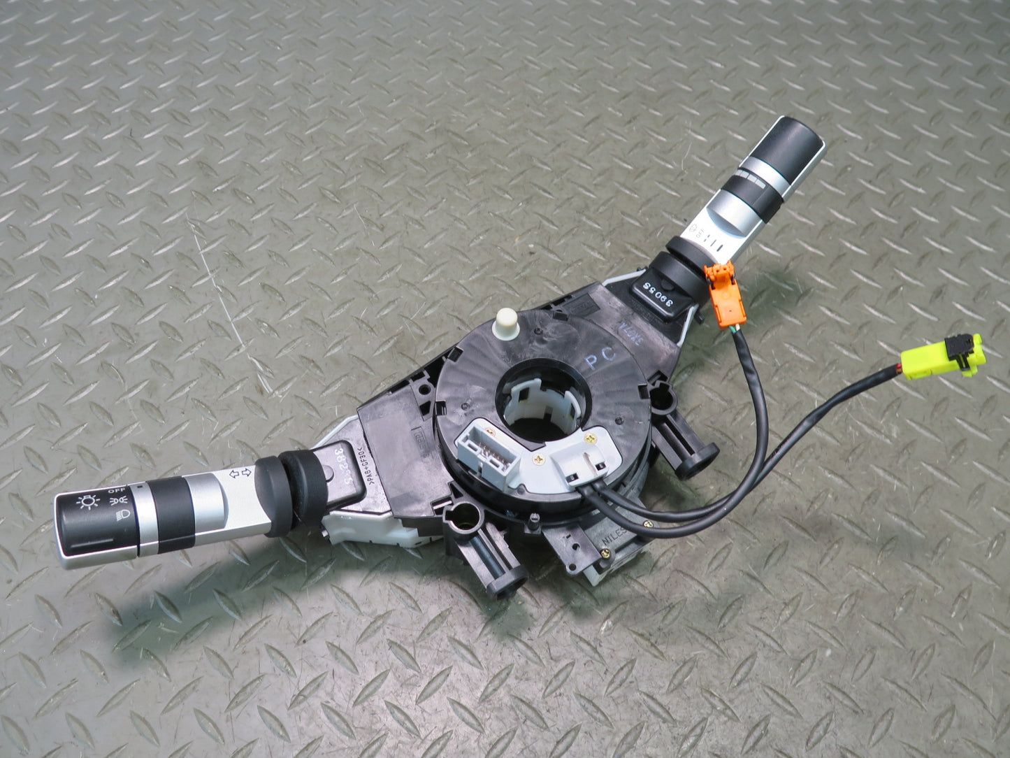 04-05 Nissan 350Z Z33 Convert Steering Column Turn Signal Wiper Switch OEM