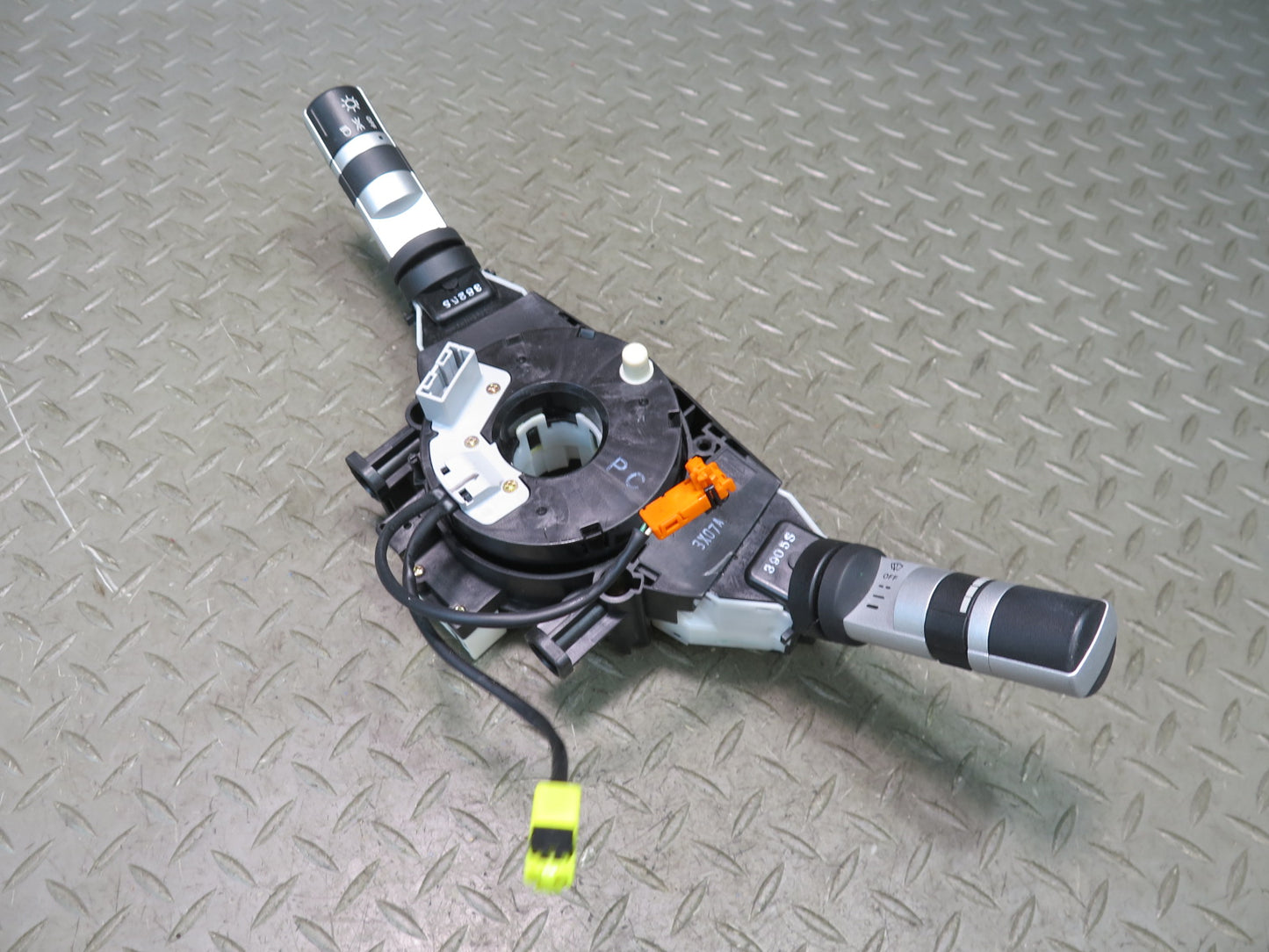 04-05 Nissan 350Z Z33 Convert Steering Column Turn Signal Wiper Switch OEM