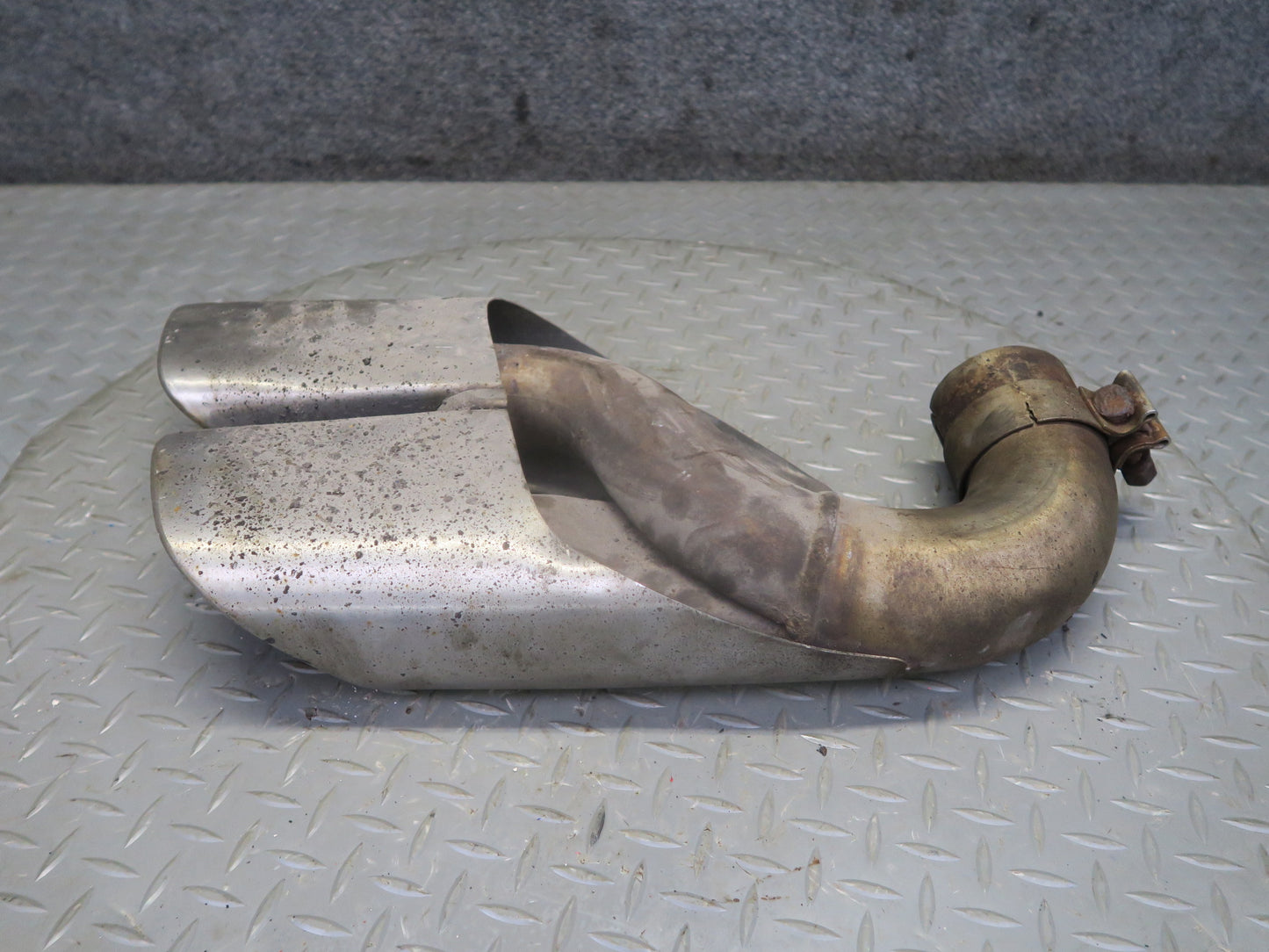 2003-2006 Porsche Cayenne 955 Turbo Rear Exhaust Muffler Tip Set of 2