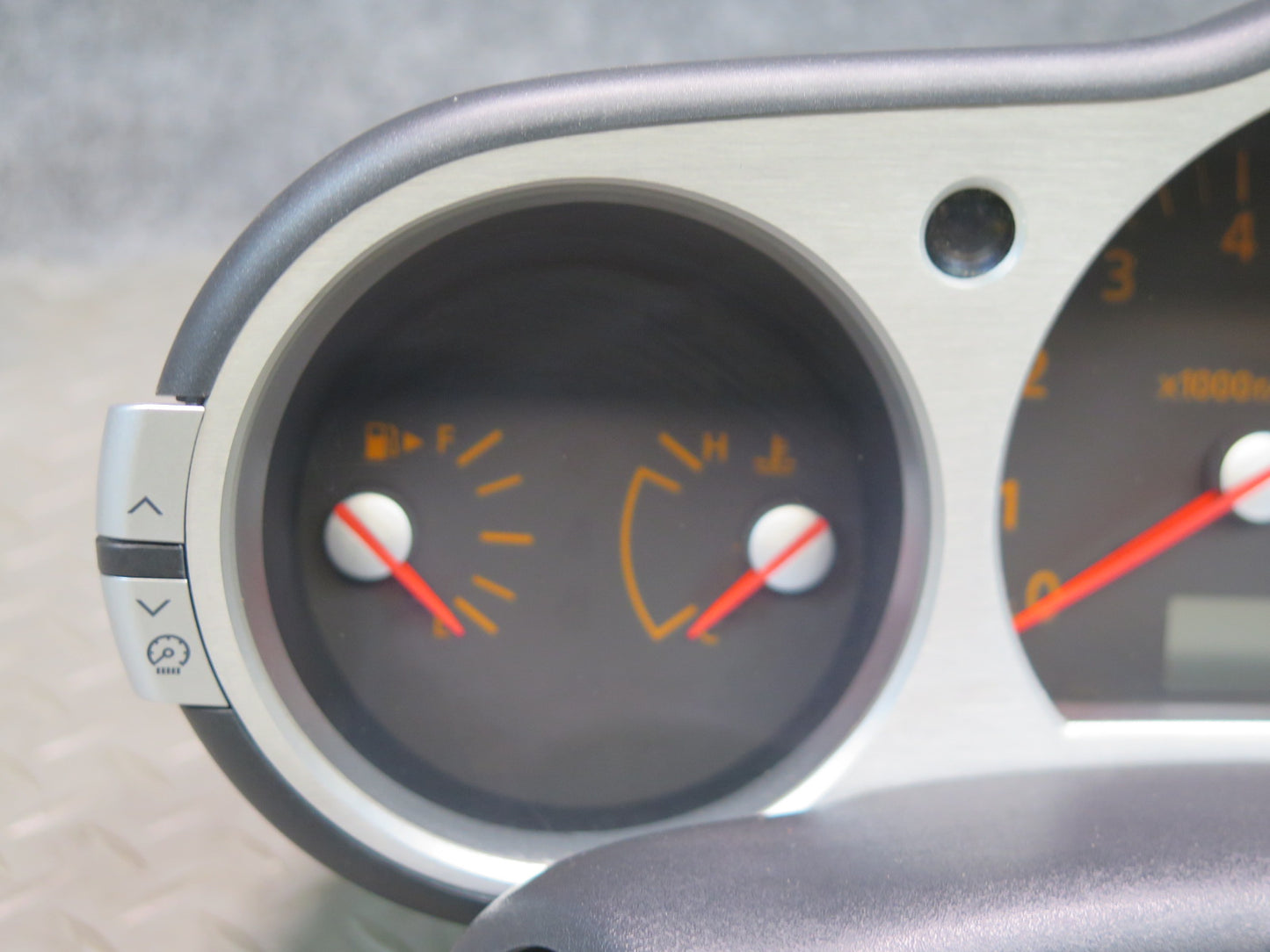 04-05 Nissan Z33 350Z Convert A/T Instrument Cluster Gauge Speedometer OEM