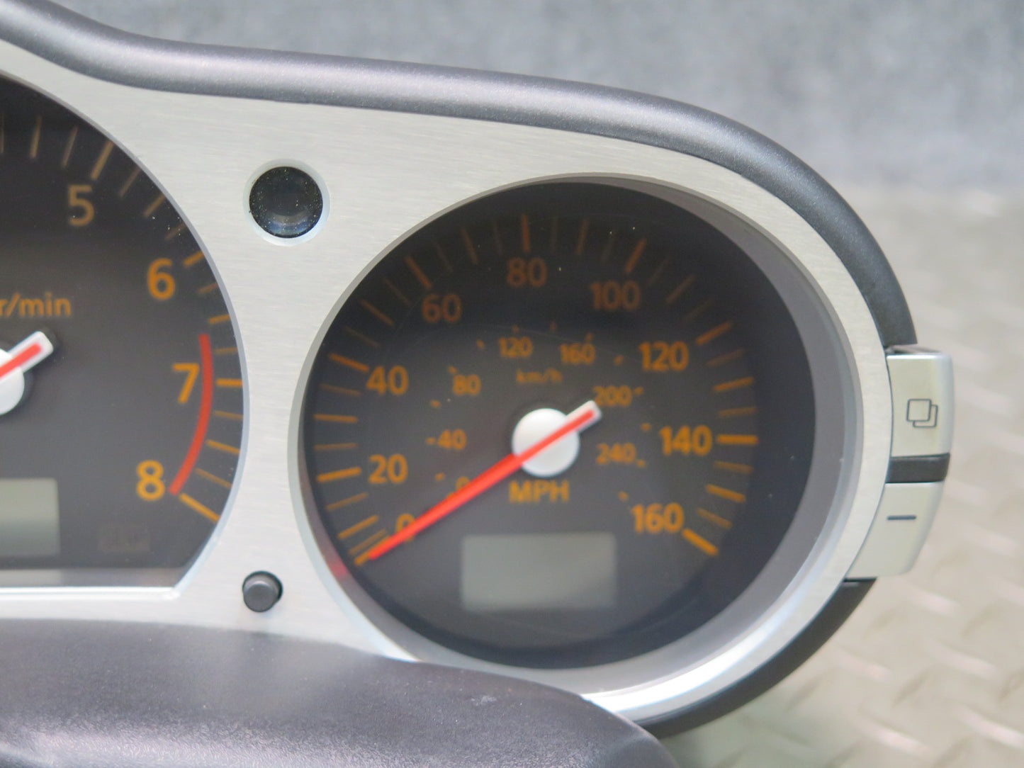 04-05 Nissan Z33 350Z Convert A/T Instrument Cluster Gauge Speedometer OEM