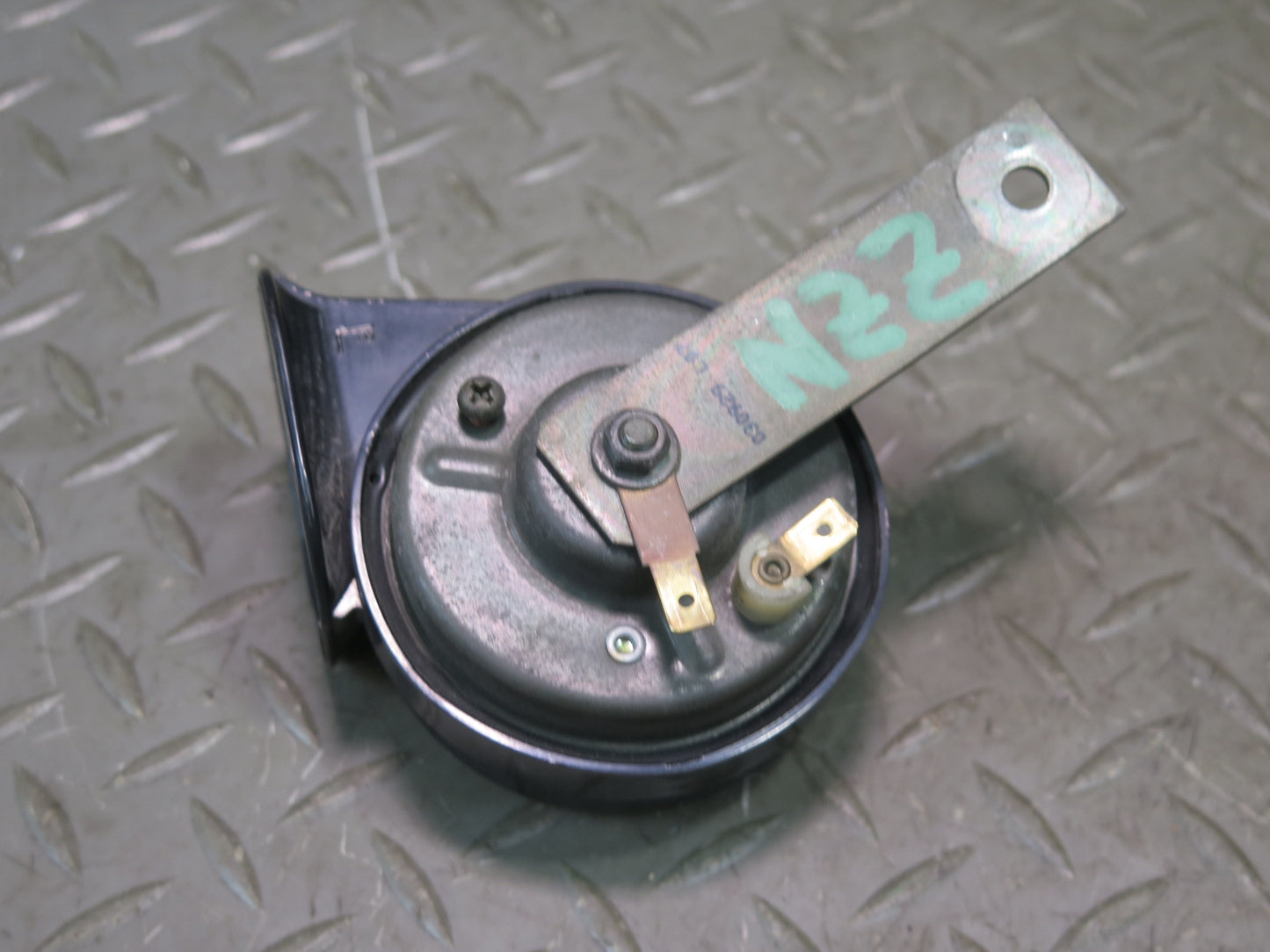 03-09 Nissan 350Z Z33 Set of 2 High & Low Tone Horn Signal OEM