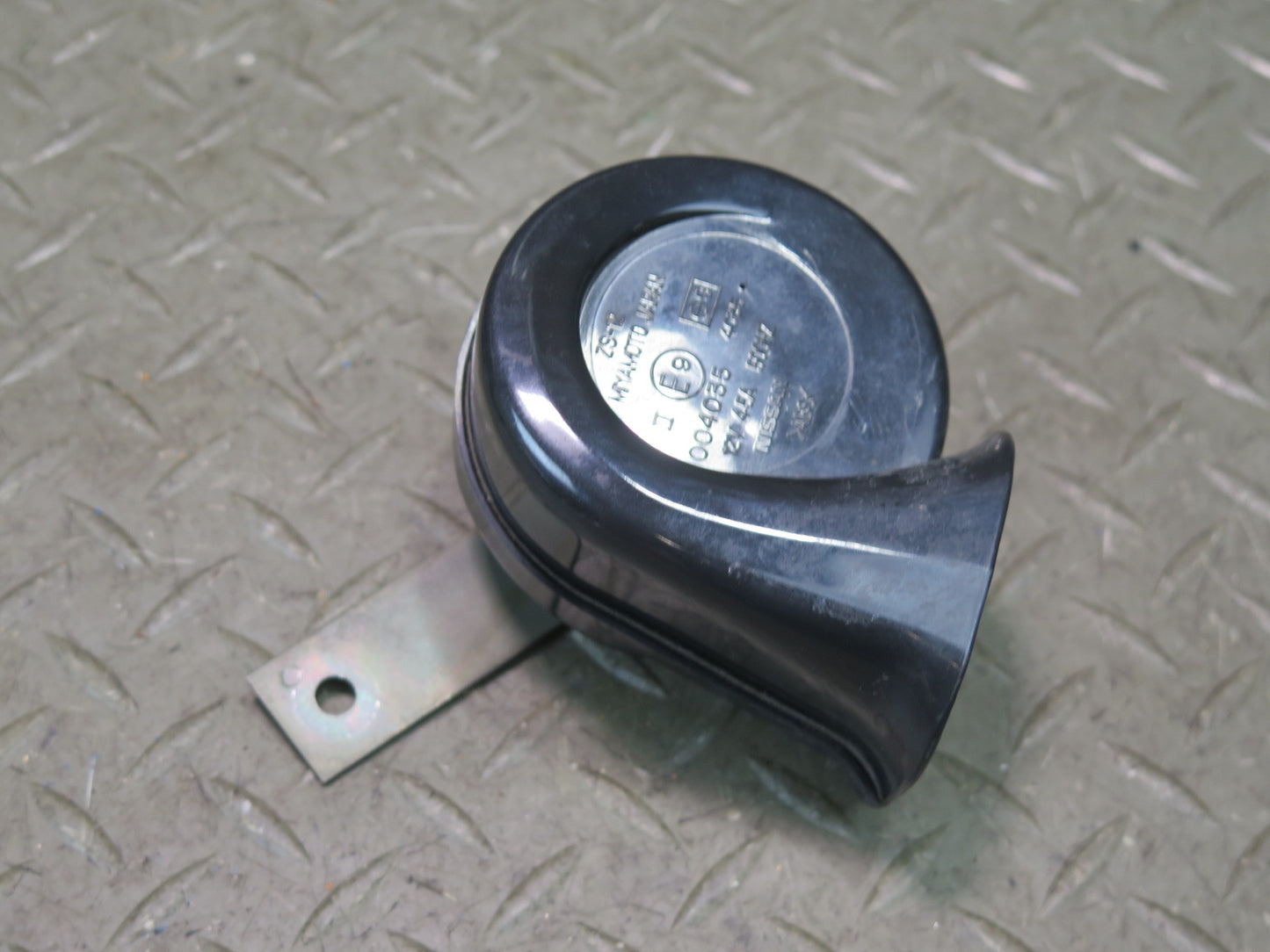 03-09 Nissan 350Z Z33 Set of 2 High & Low Tone Horn Signal OEM