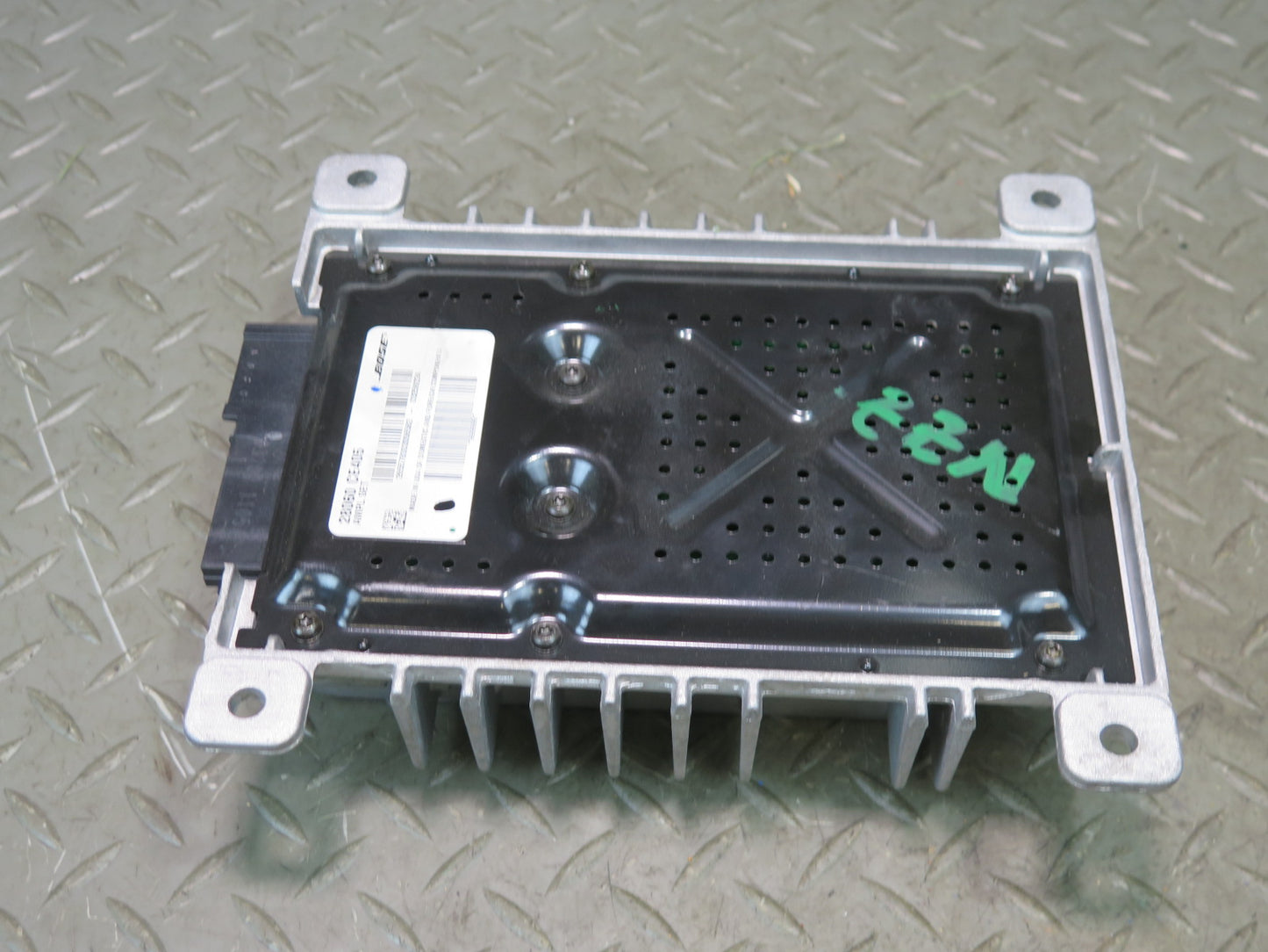 04-05 Nissan 350Z Z33 Convertible Bose Radio Stereo AMP Amplifier Module OEM