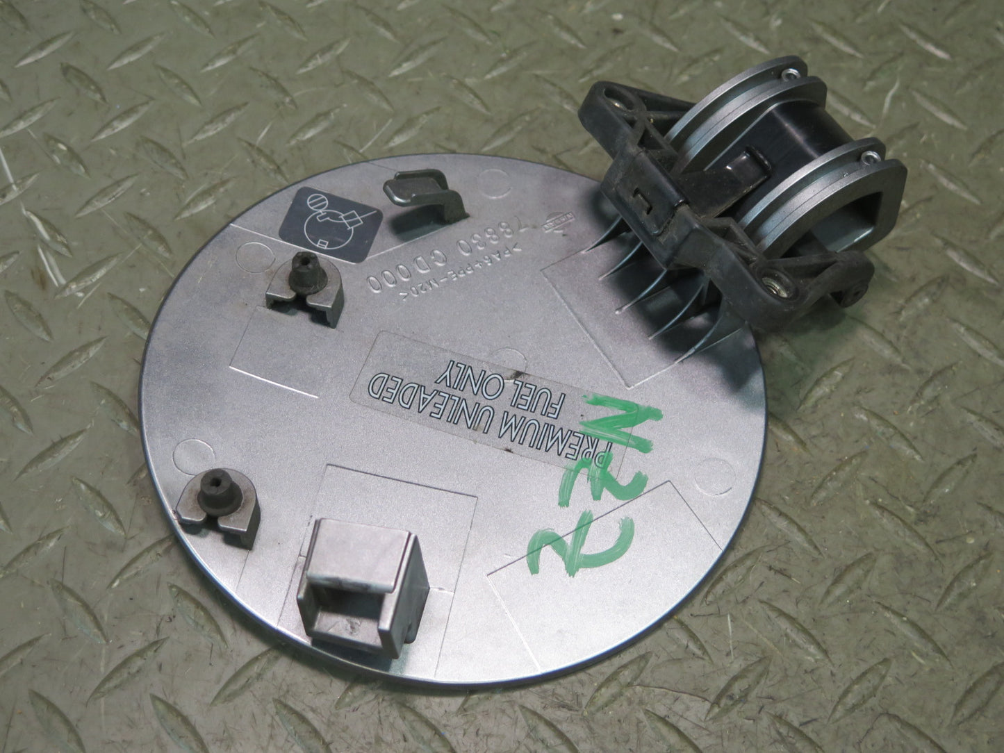 04-09 Nissan Z33 350Z Convert Fuel Tank Filler Door Lid Cover 78830-CD000 OEM