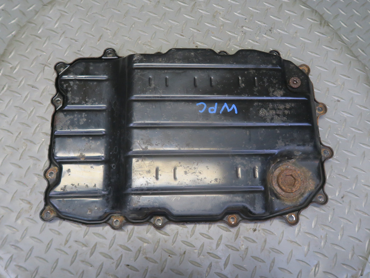 2003-2010 Porsche Cayenne 955 Automatic Transmission Oil Pan 09D321361
