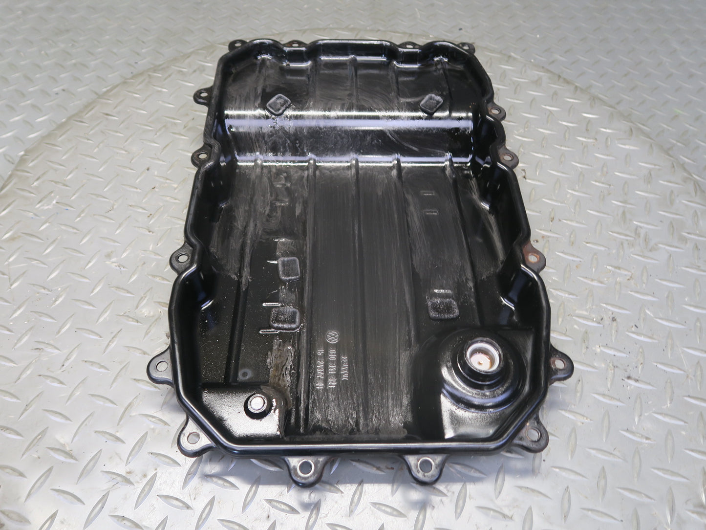 2003-2010 Porsche Cayenne 955 Automatic Transmission Oil Pan 09D321361