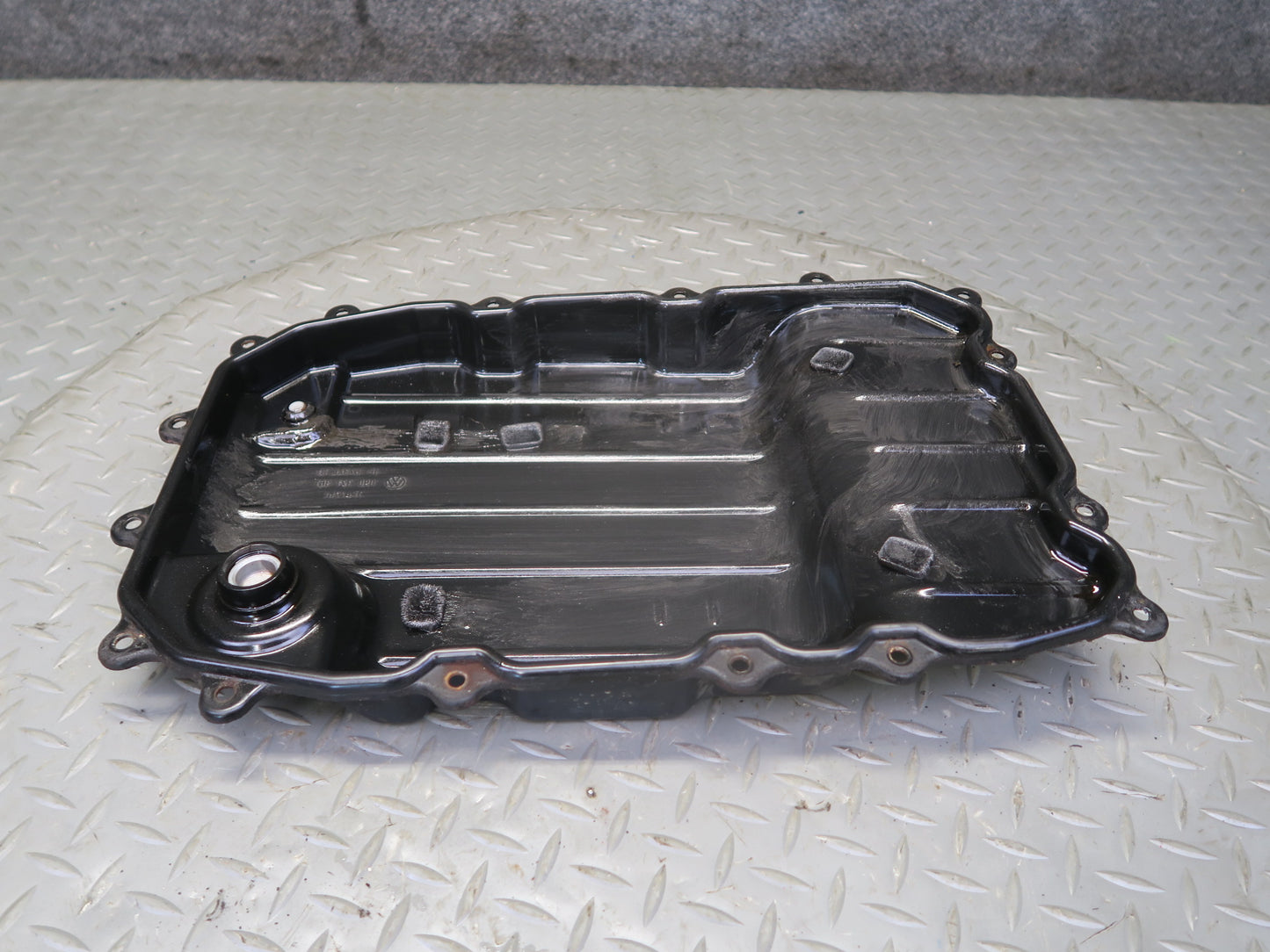2003-2010 Porsche Cayenne 955 Automatic Transmission Oil Pan 09D321361
