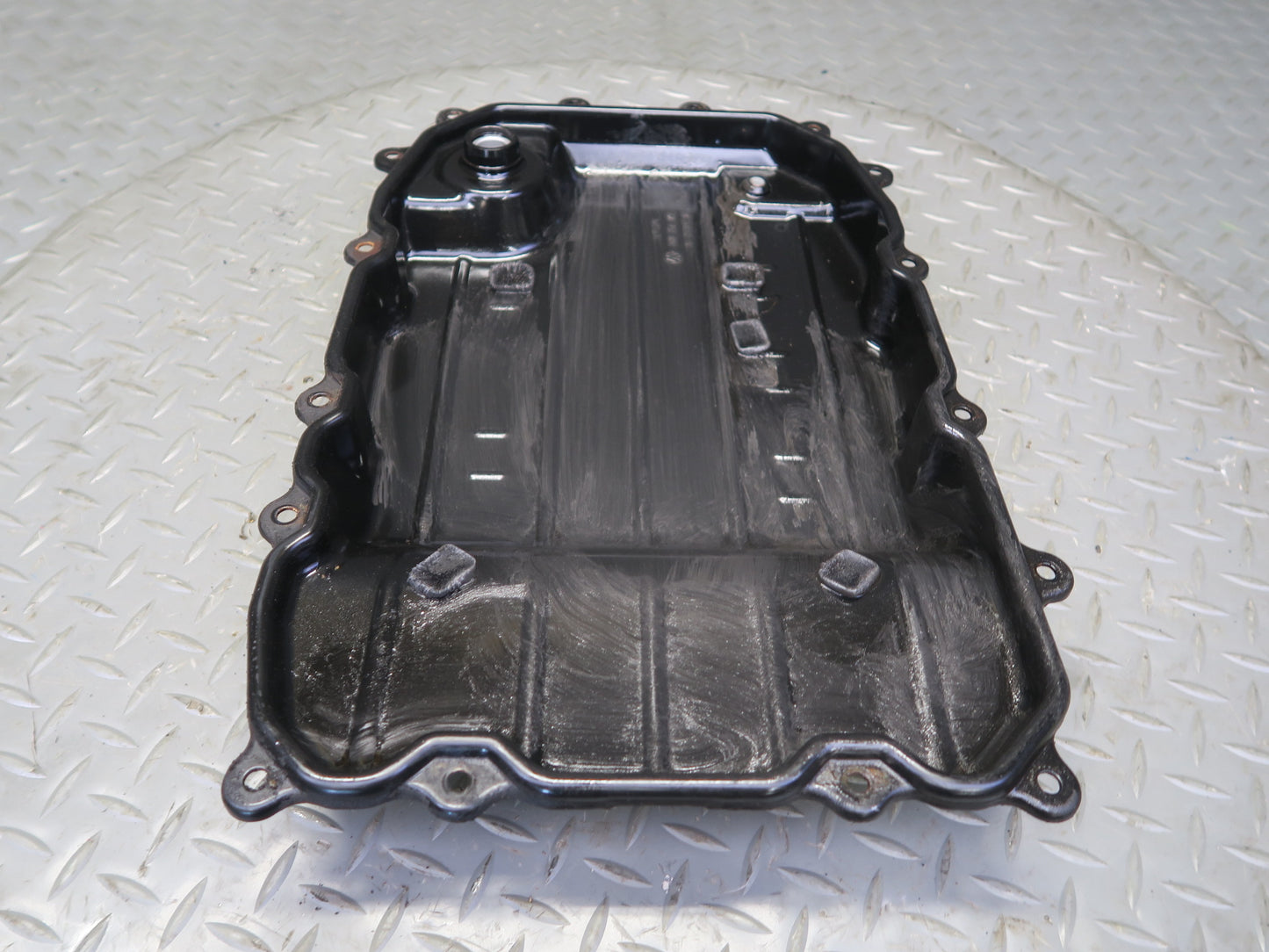 2003-2010 Porsche Cayenne 955 Automatic Transmission Oil Pan 09D321361
