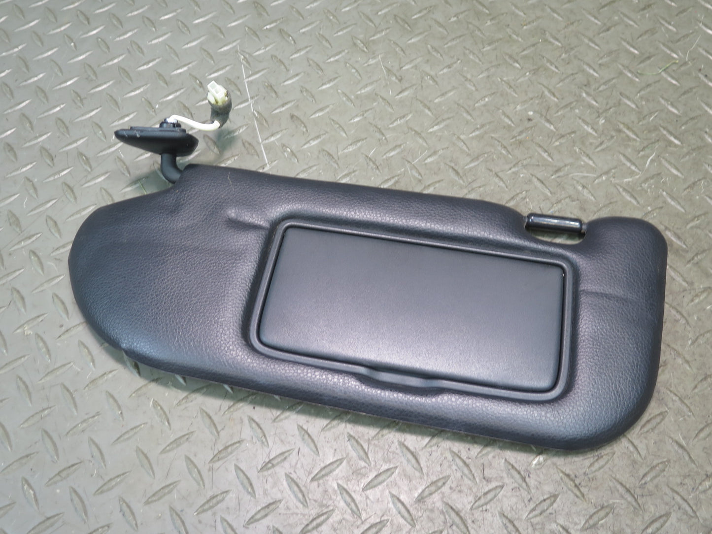 04-05 Nissan Z33 350Z Convertible Set of 2 Front Left & Right Sun Visor OEM