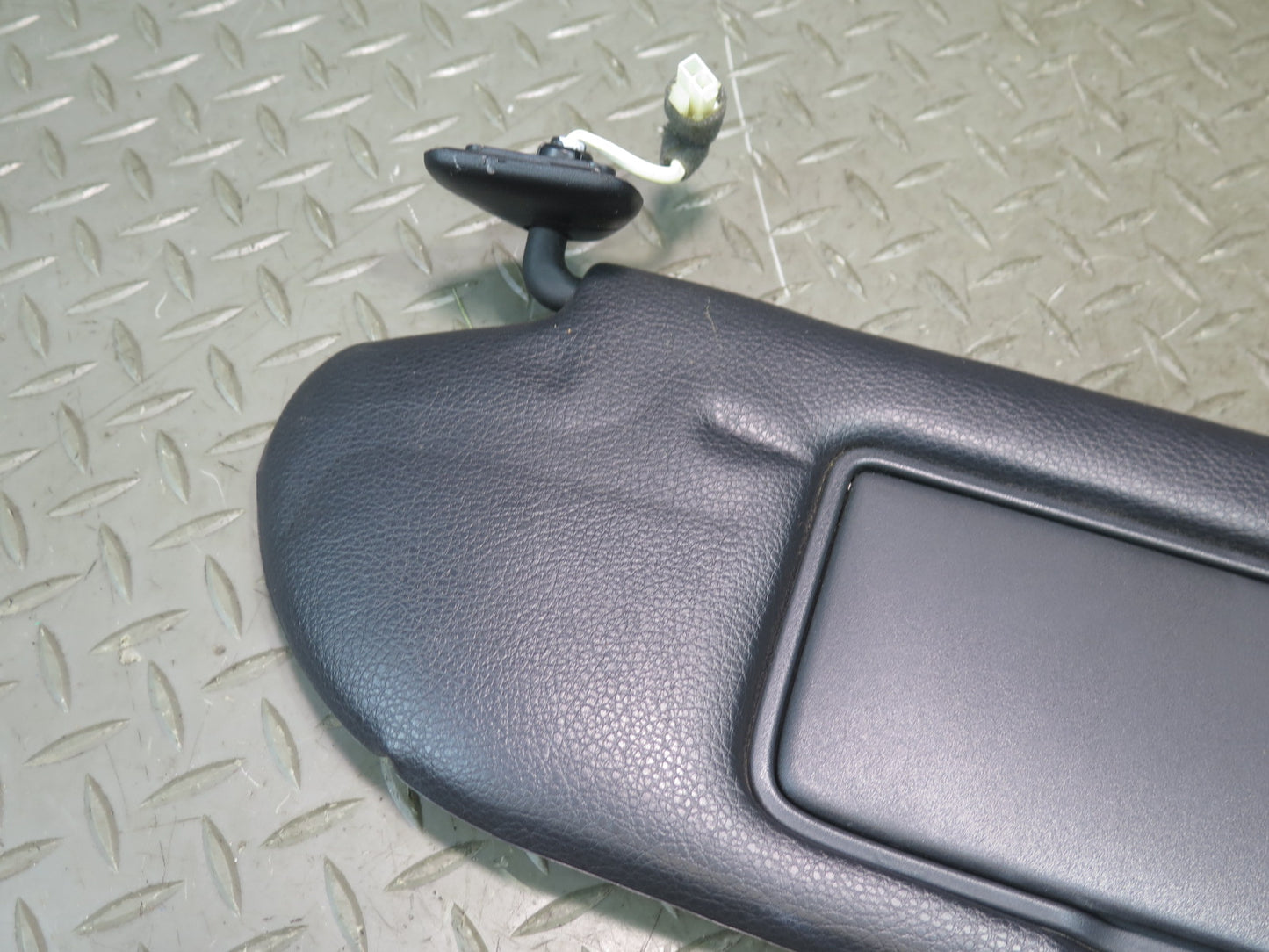 04-05 Nissan Z33 350Z Convertible Set of 2 Front Left & Right Sun Visor OEM