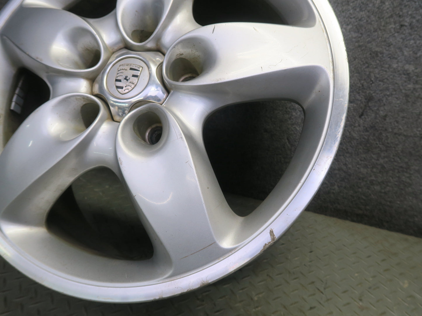 2003-2006 Porsche Cayenne 955 Set of 4 R18 18" Alloy Wheel Rim 18x8J ET57