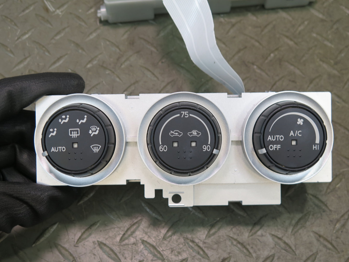2004 Nissan 350Z Convertible A/C Climate Control Switch Panel w Module Set OEM