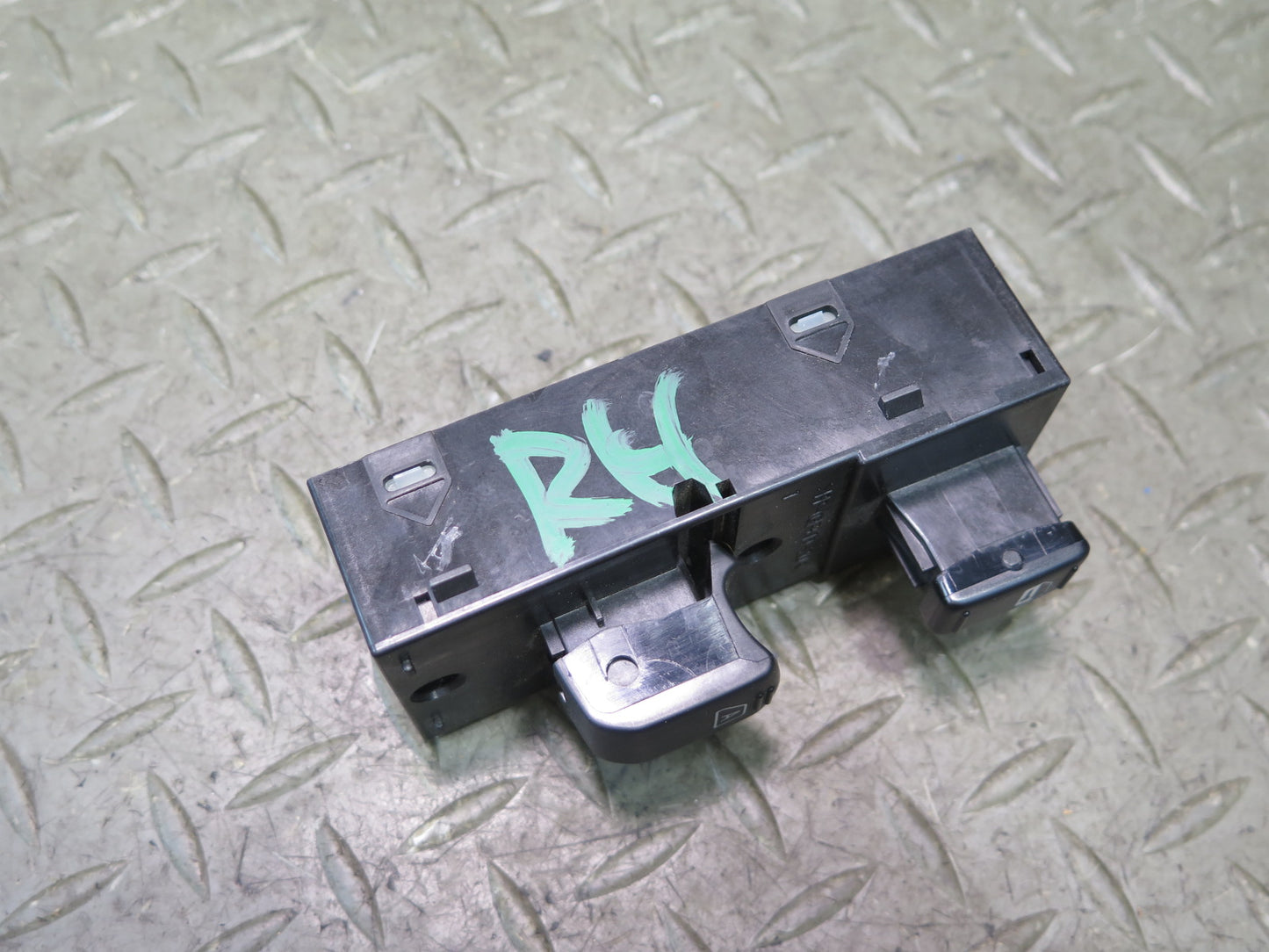 03-04 Nissan Z33 350Z Set of 2 Left & Right Door Power Window Mirror Switch OEM