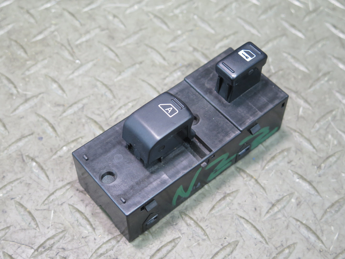 03-04 Nissan Z33 350Z Set of 2 Left & Right Door Power Window Mirror Switch OEM