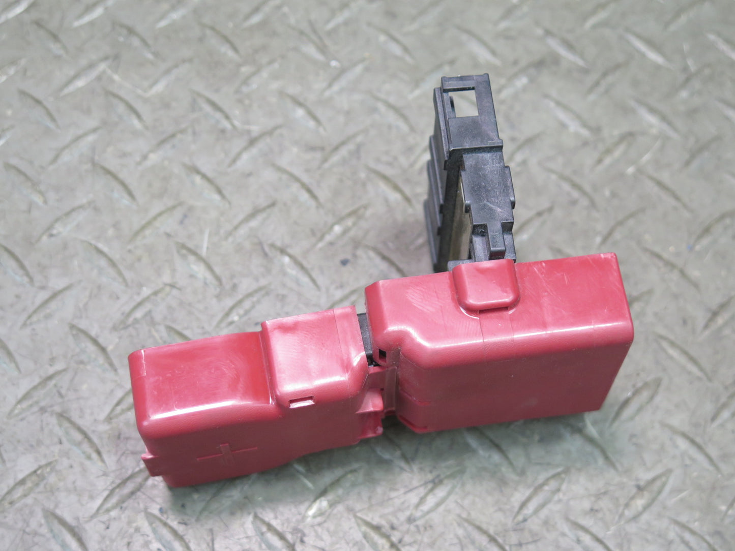 03-09 Nissan Z33 350Z Positive Battery Fusible Link Holder w Cover OEM