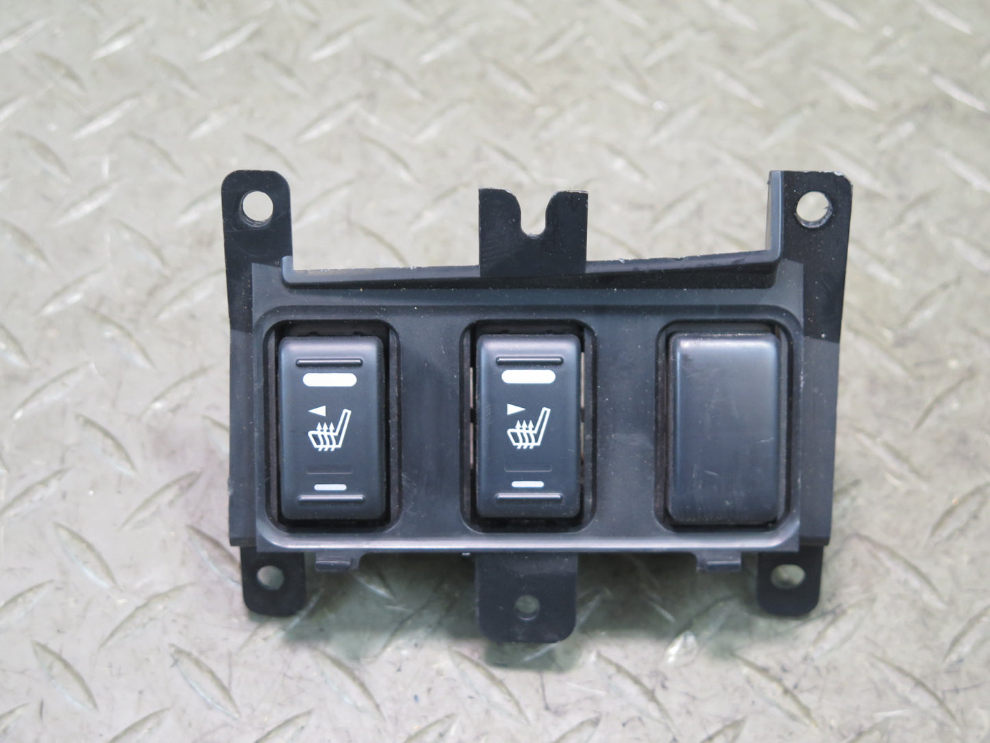 03-09 Nissan Z33 350Z Heated Seat Heater Button Switch Panel OEM