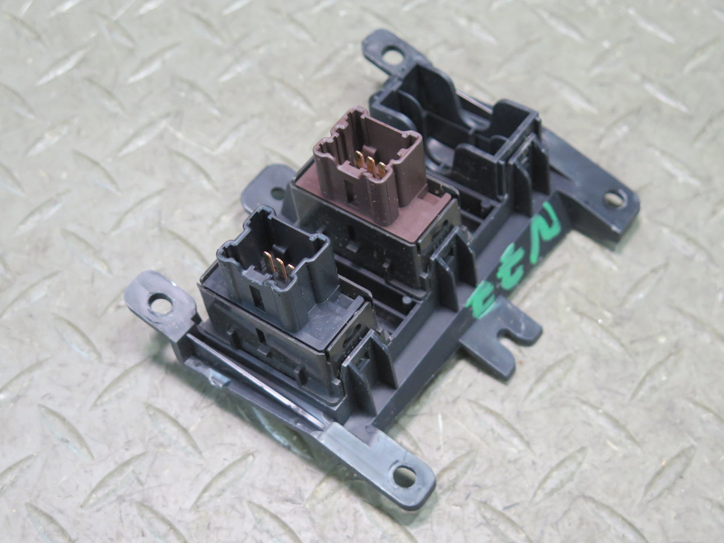 03-09 Nissan Z33 350Z Heated Seat Heater Button Switch Panel OEM