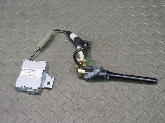 04-09 Nissan Z33 350Z Convertible Radio Antenna w Amplifier Module OEM