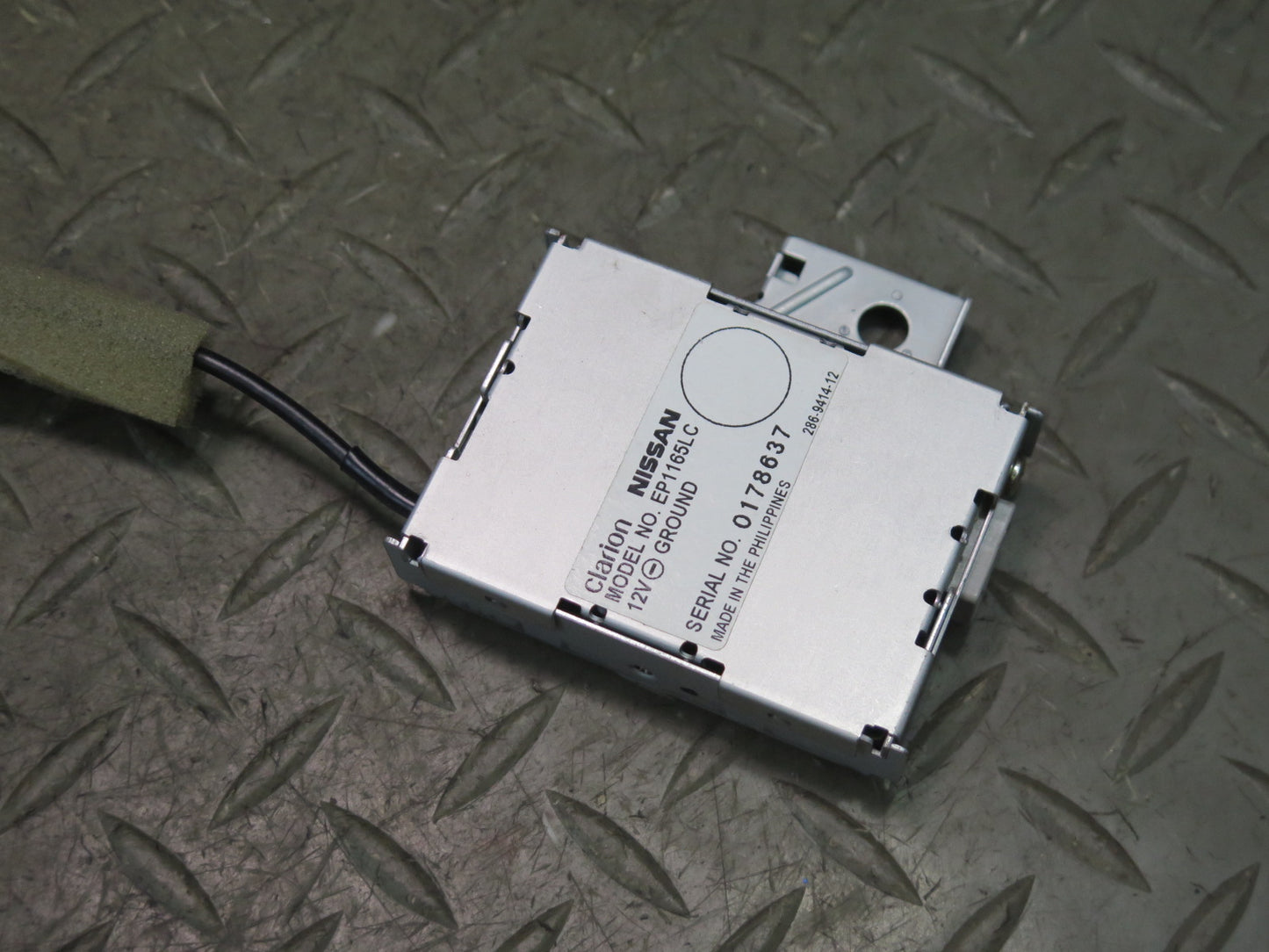 04-09 Nissan Z33 350Z Convertible Radio Antenna w Amplifier Module OEM