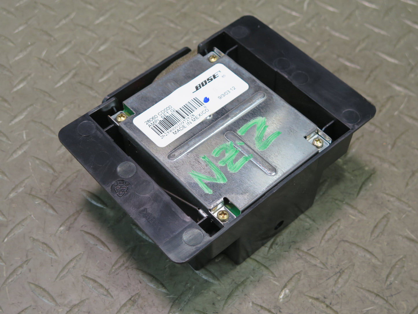03-09 Nissan Z33 350Z Bose Audio Radio Amplifier AMP 28060-CD000 OEM