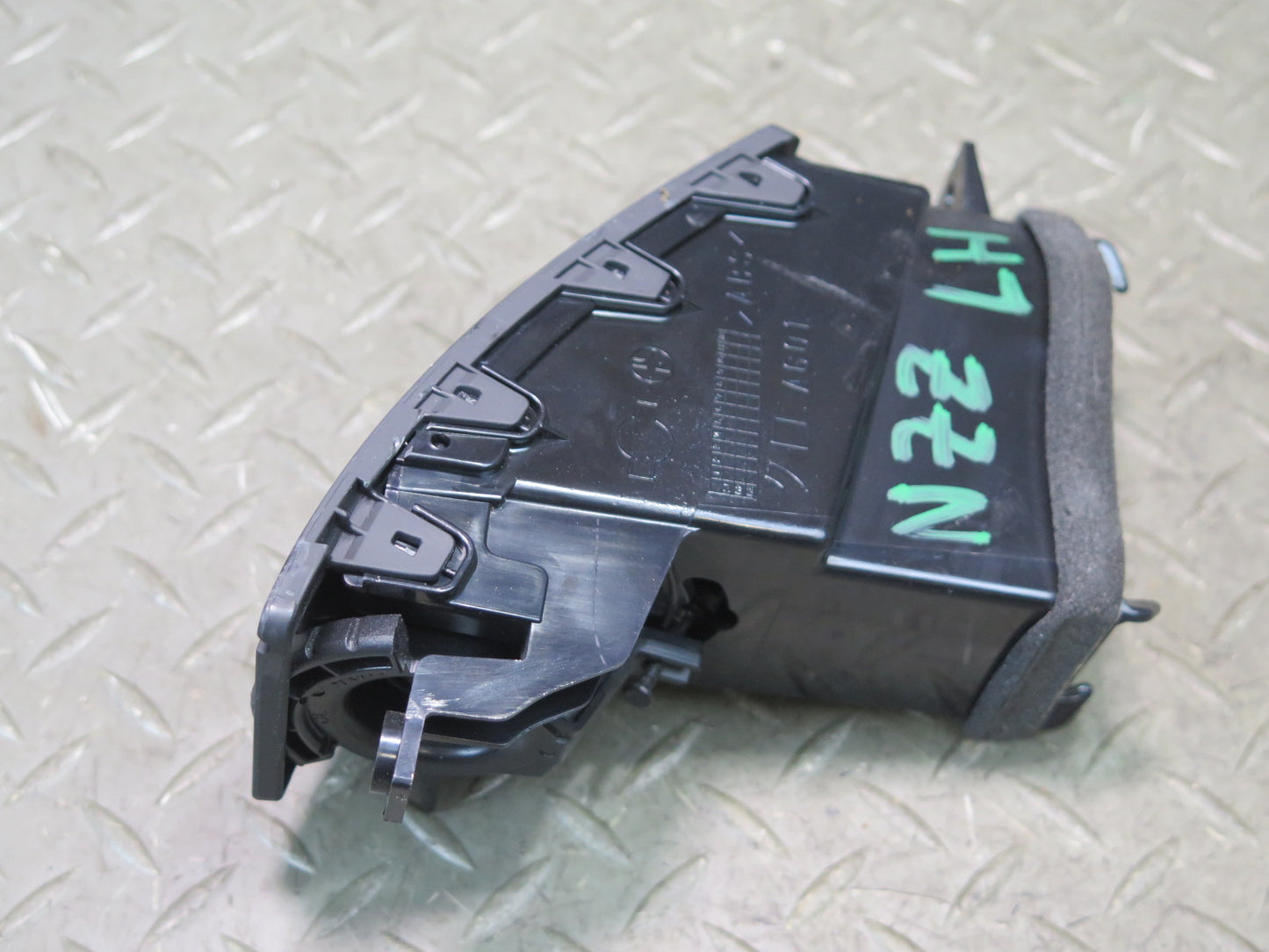 04-09 Nissan 350Z Z33 Convertible Dash Left A/C Heater Air Vent Trim OEM