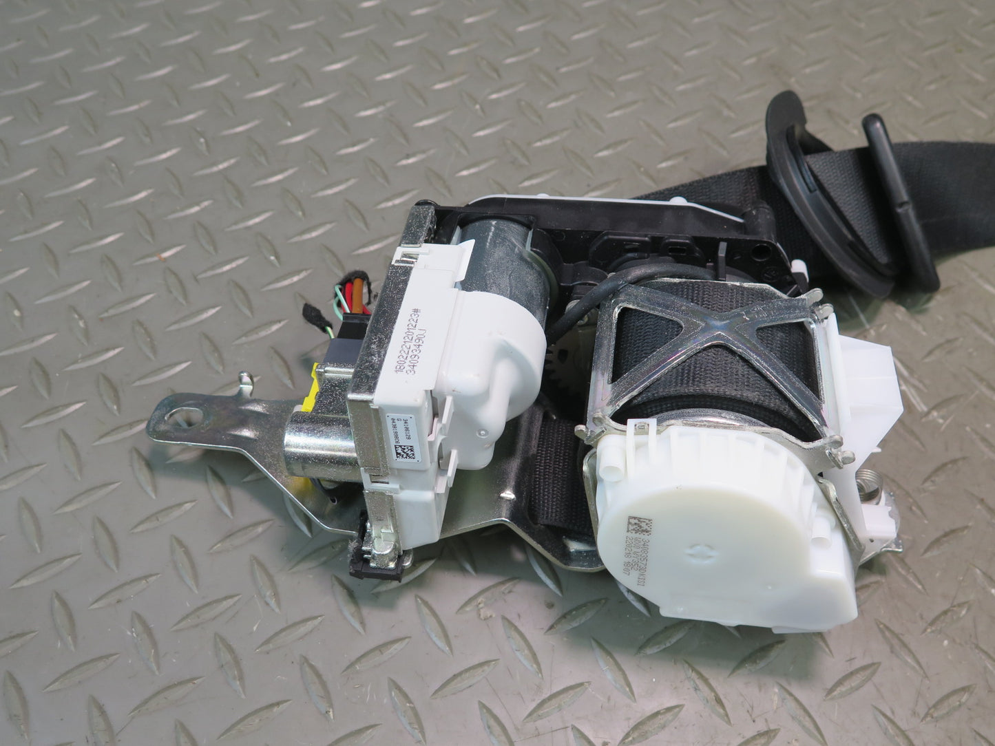 17-19 MERCEDES X166 GLS450 SET OF 2 FRONT RIGHT & LEFT SEATBELT RETRACTOR OEM