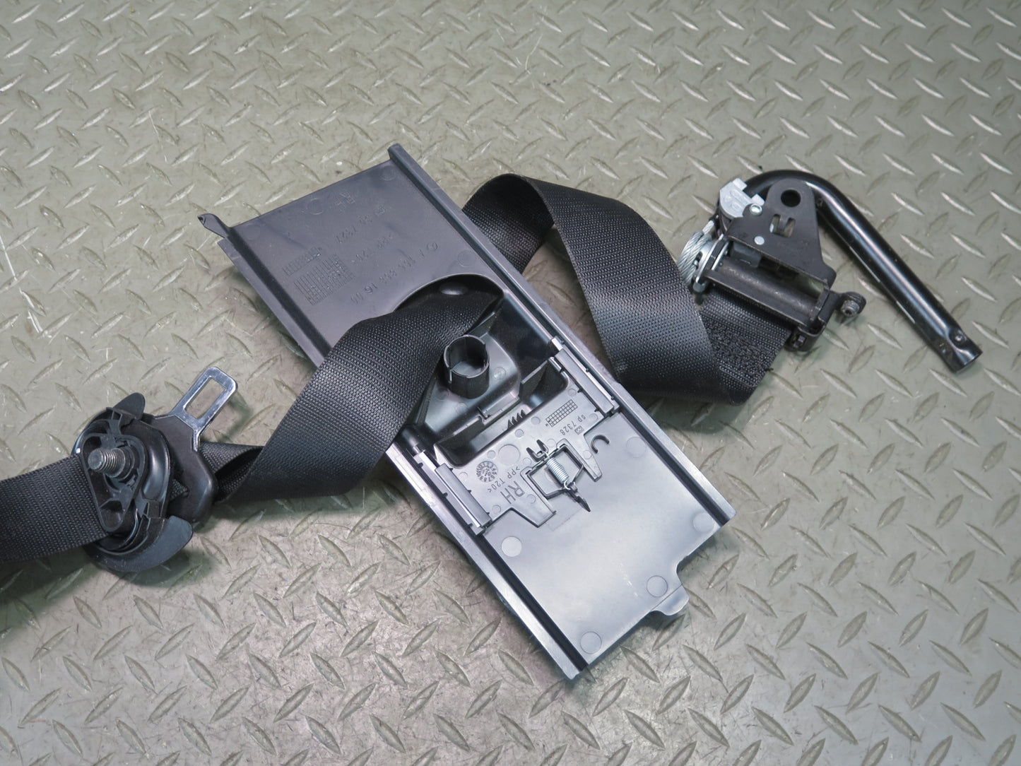17-19 MERCEDES X166 GLS450 SET OF 2 FRONT RIGHT & LEFT SEATBELT RETRACTOR OEM