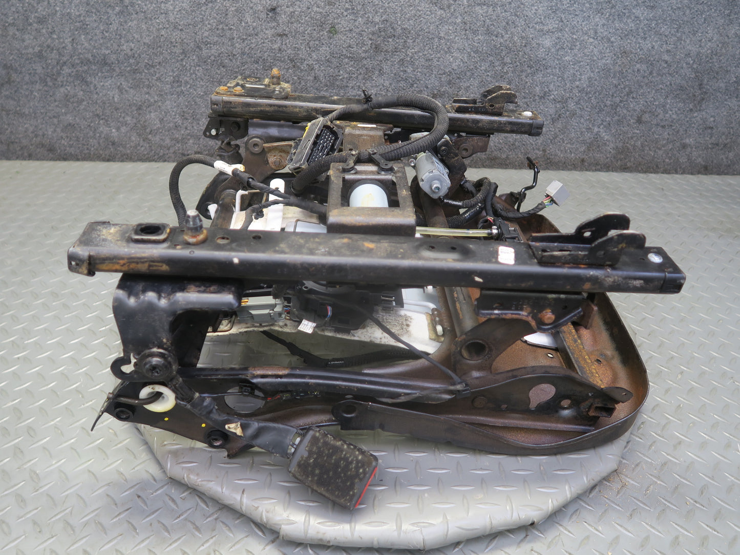 16-19 Chevrolet Camaro SS Front Right Seat Lower Frame Track Rail w Motors OEM